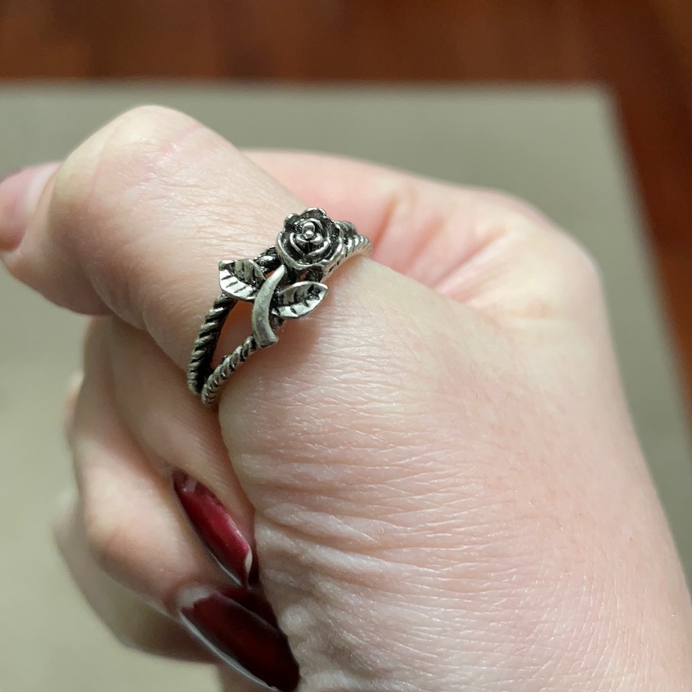 Silver rose ring